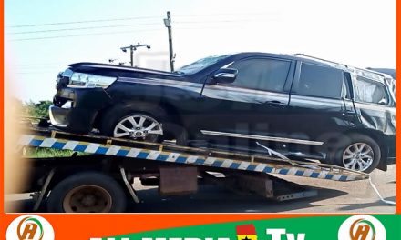 VIDEO:Employment Minister involved in road accident