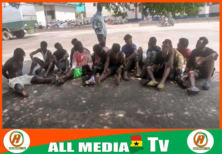 video:15 suspected armed robbers, snatchers of Range Rover vehicle grabbed at Ashaiman