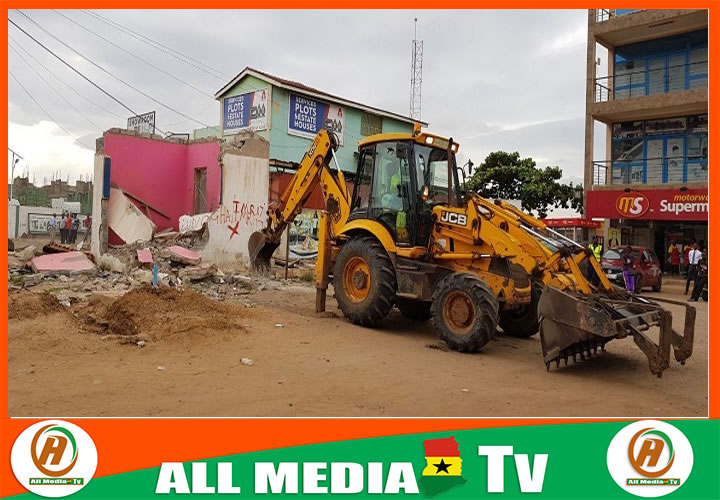 Illegal structures along Tema motorway demolished