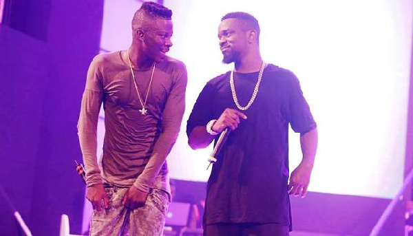 Stonebwoy And Sarkodie Meet For The First Time In Paris 2yrs After He Slapped His Manager Angelo- Watch