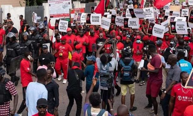 In defiance of an order, Democracy Hub protests against Akufo-Addo