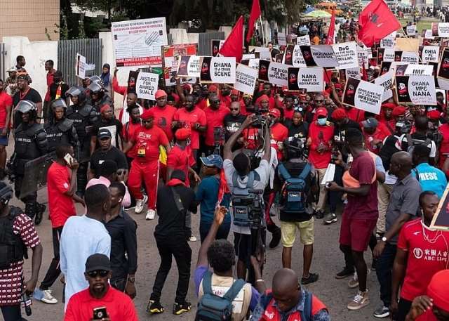 In defiance of an order, Democracy Hub protests against Akufo-Addo